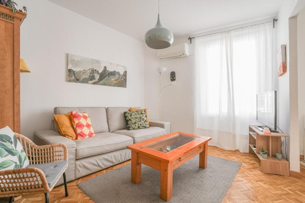 Apartment Bright & Cozy 2bd - Opera Area *