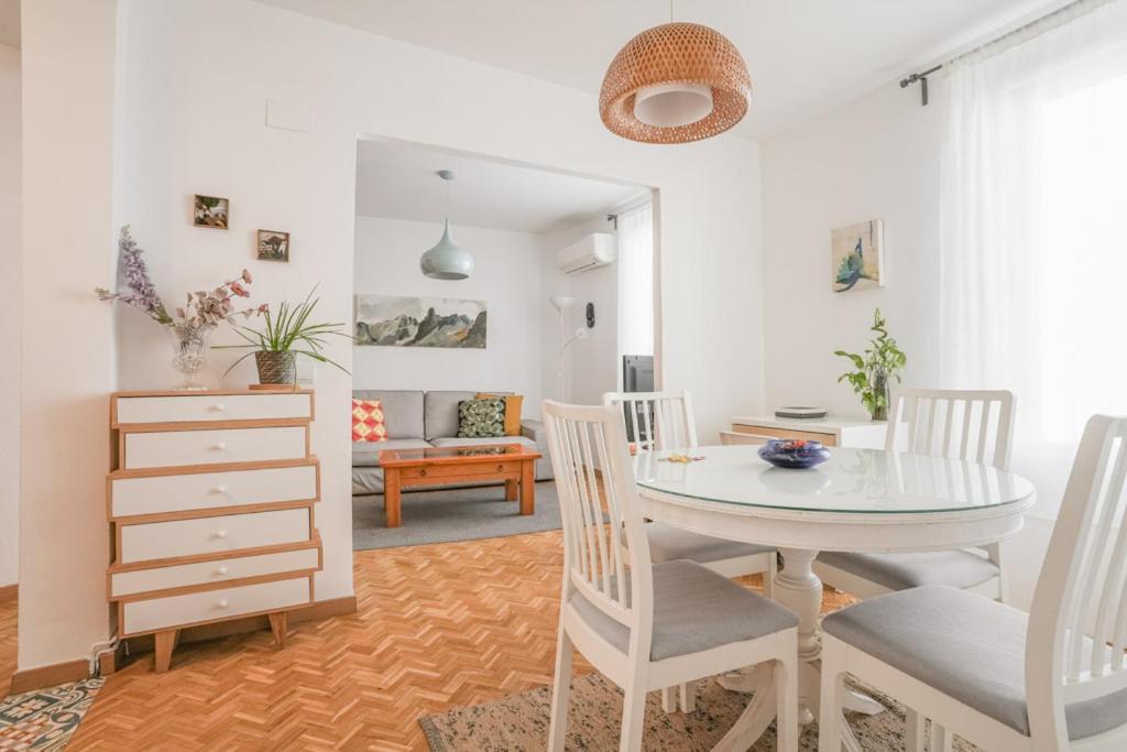 Apartment Bright & Cozy 2bd - Opera Area *